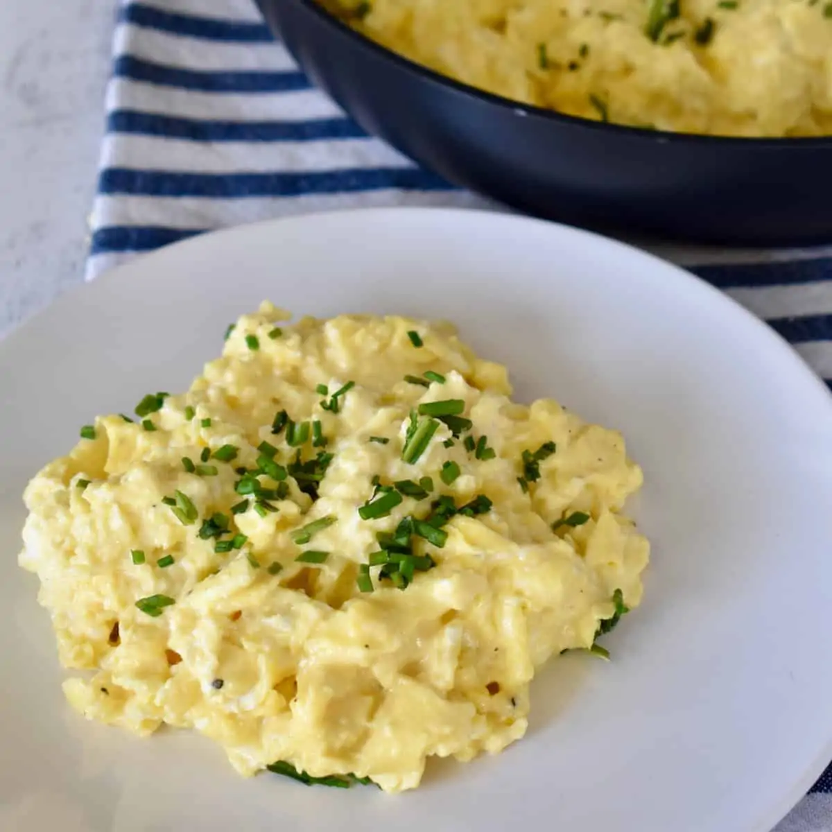Delicious Cream Cheese Scrambled Eggs: Versatile Breakfast Ideas